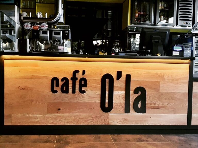 Cafe Ola Łęknica szyld reklama litery przestrzenne